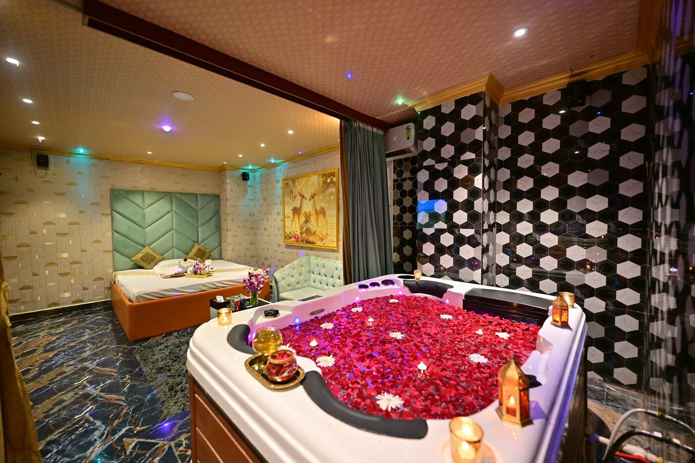 Jacuzzi Suite at 111 International Spa