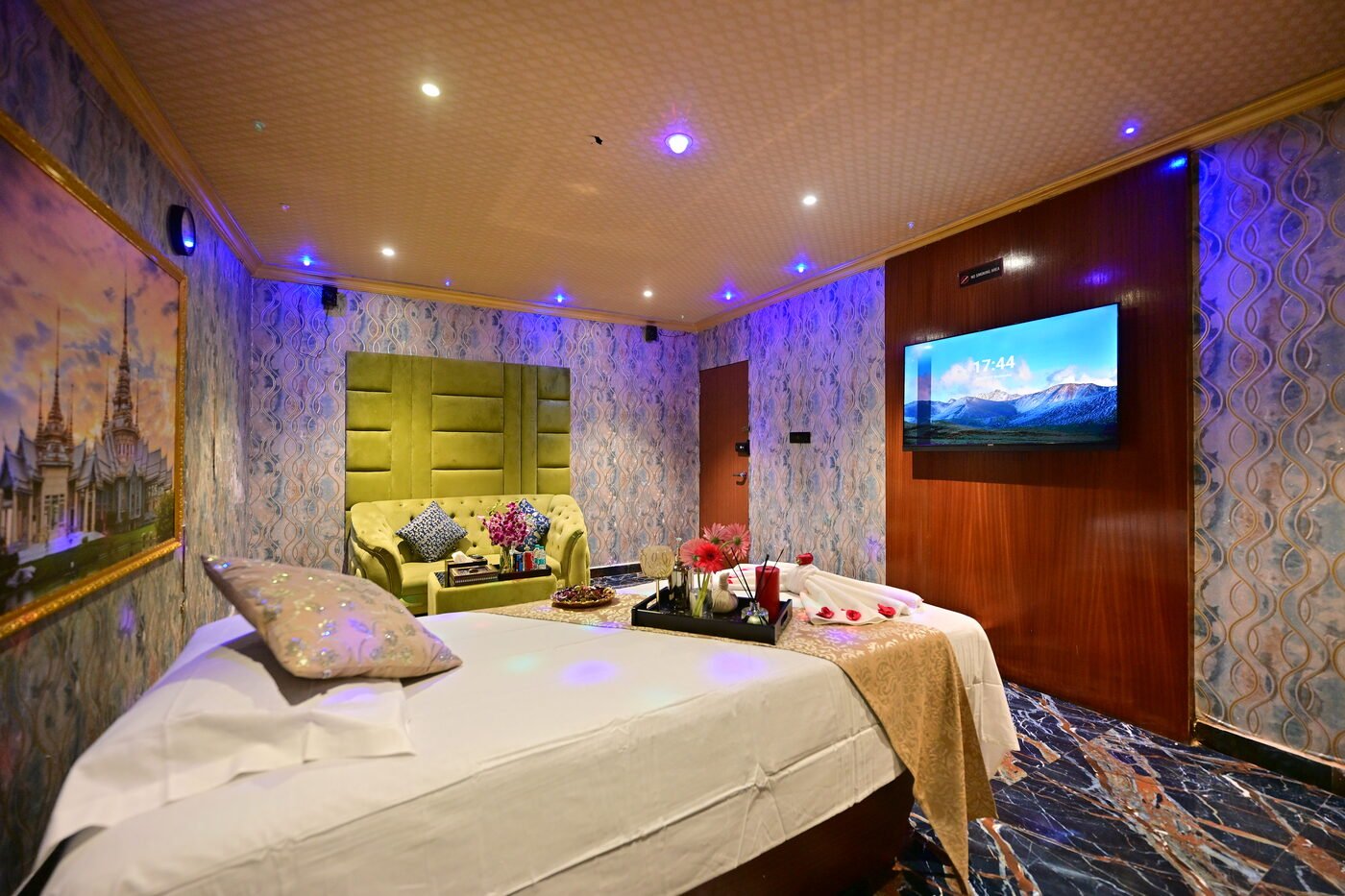 Couple massage suite at 111 Spa