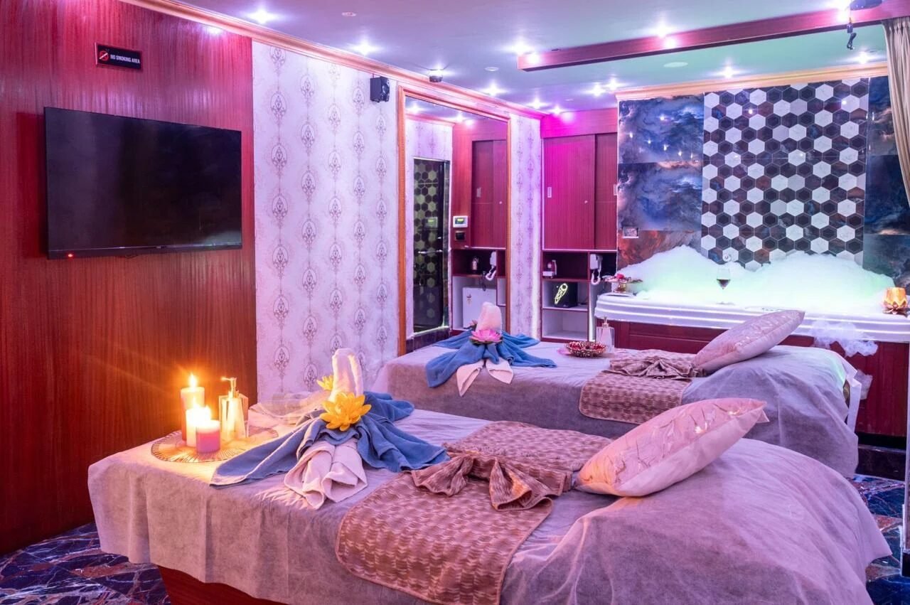 Royal Four Hand Experience at 111 International Spa, Hyderabad